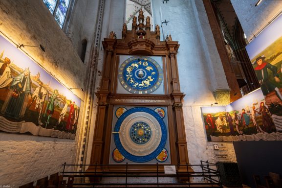 Astronomische Uhr
